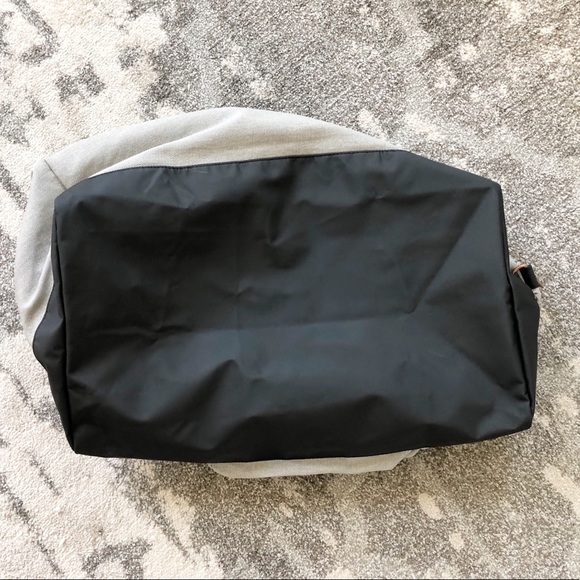 NWT Insecure x HBO Cutter & Buck Two Toned Lt. Grey and Black Weekend Duffel Bag - Picture 6 of 8